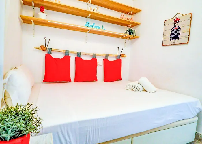 The Holi By Hello Homes *