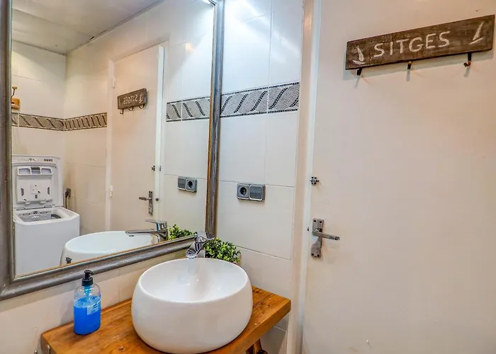 The Holi By Hello Homes 锡切斯