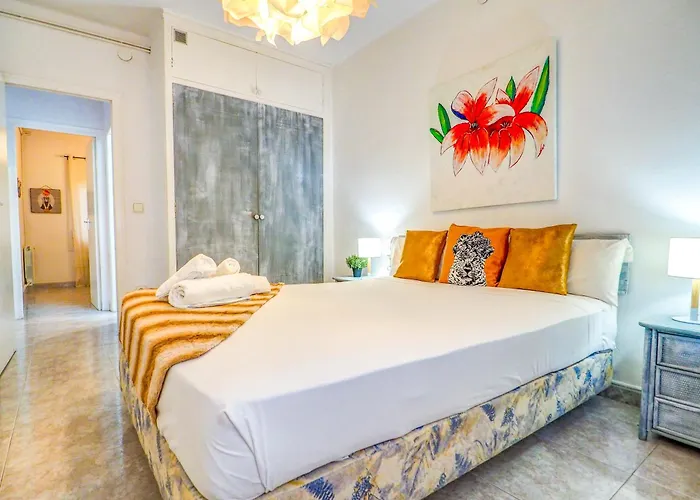 The Holi By Hello Homes * 锡切斯