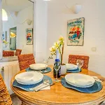 The Holi By Hello Homes *
